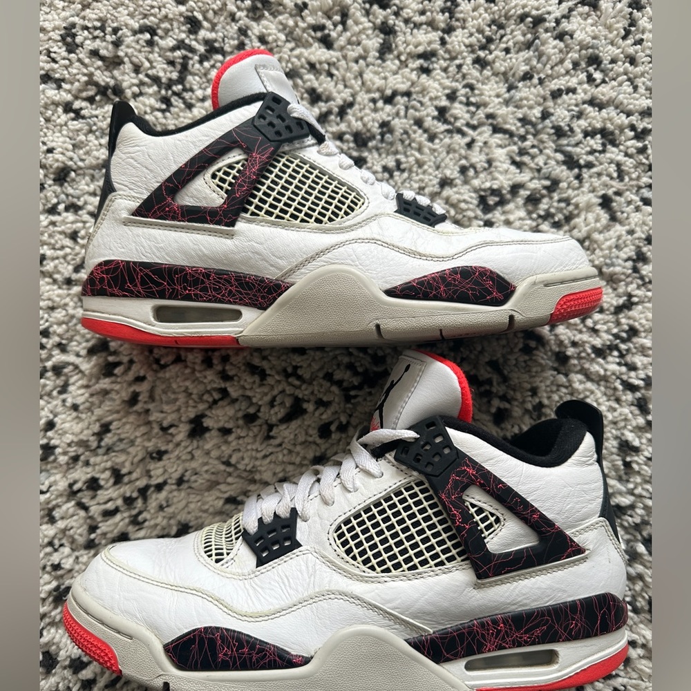 Jordan 4 Retro OG Mid Fire Red Size 8.5